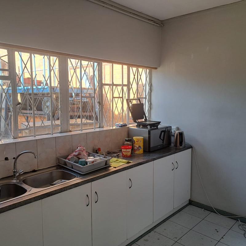 To Let commercial Property for Rent in Neave Industrial Eastern Cape